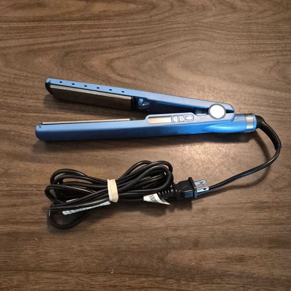 BaBylissPRO Nano Titanium Ultra-Thin Professional Flat Iron BABNT2091T Blue